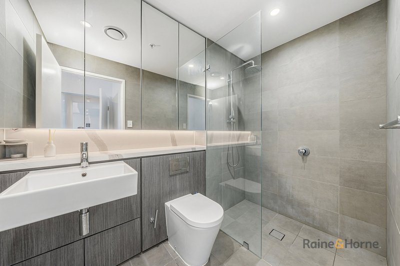 Photo - 215/10 Village Place, Kirrawee NSW 2232 - Image 7