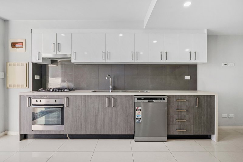 Photo - 215/12 Fourth Avenue, Blacktown NSW 2148 - Image 2