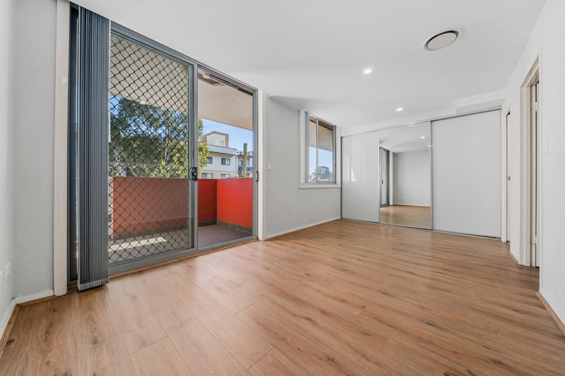 Photo - 215/12 Fourth Avenue, Blacktown NSW 2148 - Image 7