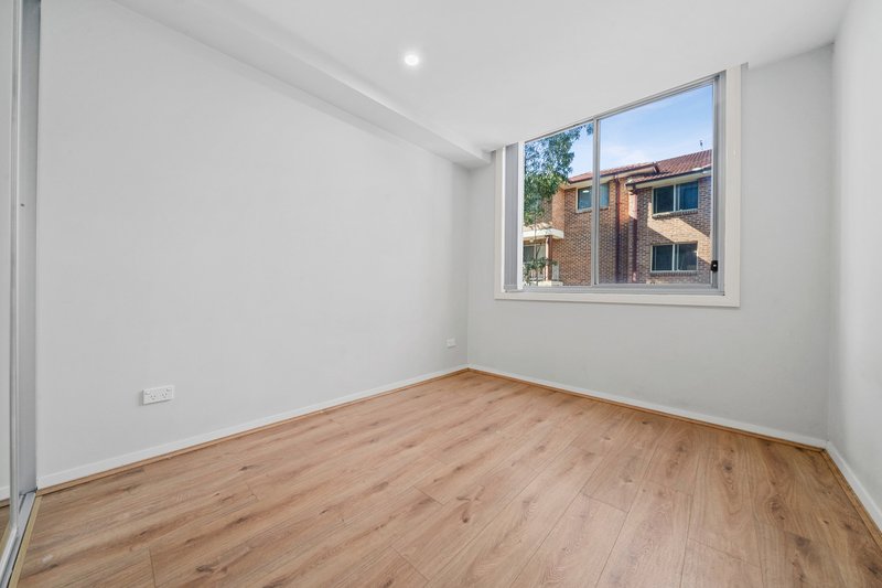 Photo - 215/12 Fourth Avenue, Blacktown NSW 2148 - Image 8