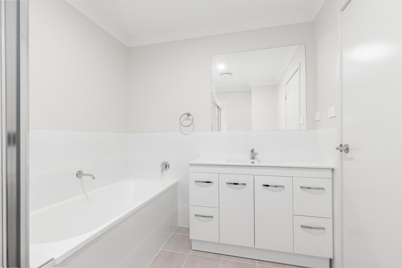 Photo - 2/152 Settlers Boulevard, Chisholm NSW 2322 - Image 4