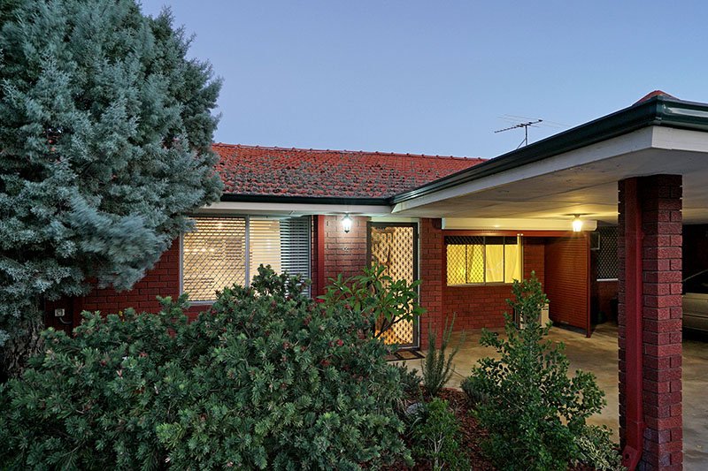 Photo - 2/152 Seventh Avenue, Inglewood WA 6052 - Image