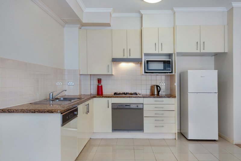 Photo - 215/298 Sussex Street, Sydney NSW 2000 - Image 4