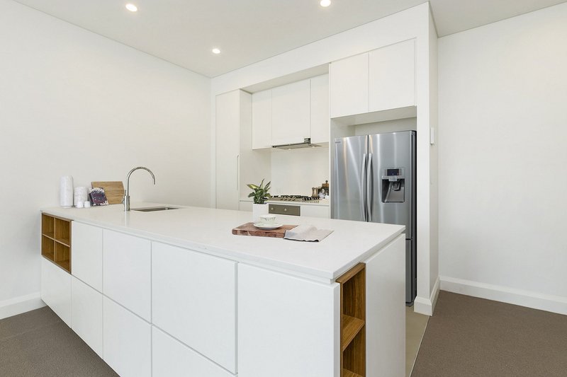 215/58 Peninsula Drive, Breakfast Point NSW 2137