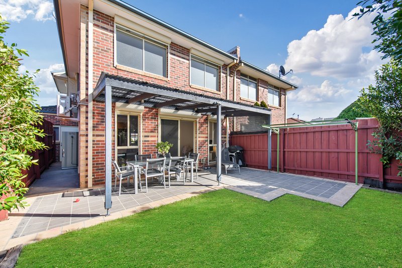 Photo - 2/156 Copernicus Way, Keilor Downs VIC 3038 - Image 10