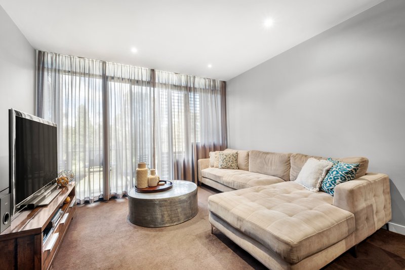 215/66 Mt Alexander Road, Travancore VIC 3032