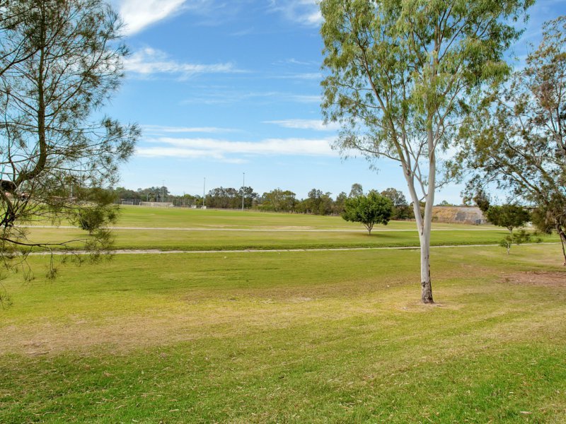 Photo - 2/159 Pappas Way, Carrara QLD 4211 - Image 2