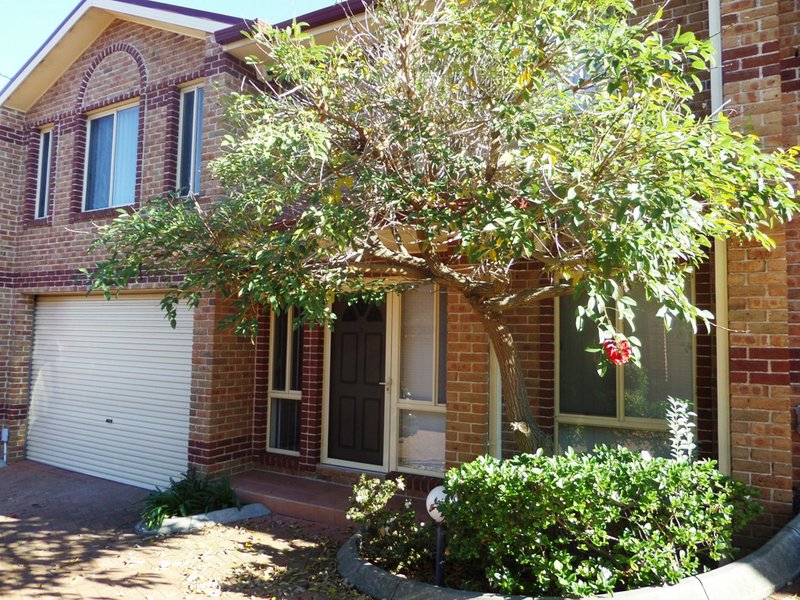 Photo - 2/16-18 Cross Street, Baulkham Hills NSW 2153 - Image 1