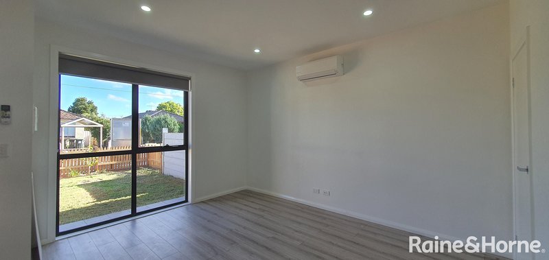 Photo - 2/16-18 Curtin Street, St Albans VIC 3021 - Image 3