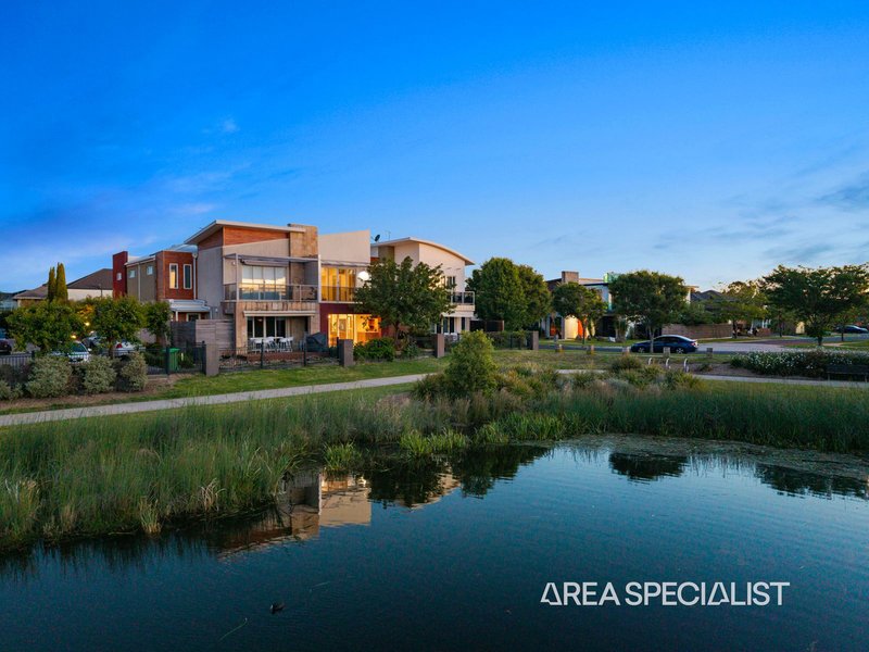 2/16-20 Cormorant Parade, Pakenham VIC 3810