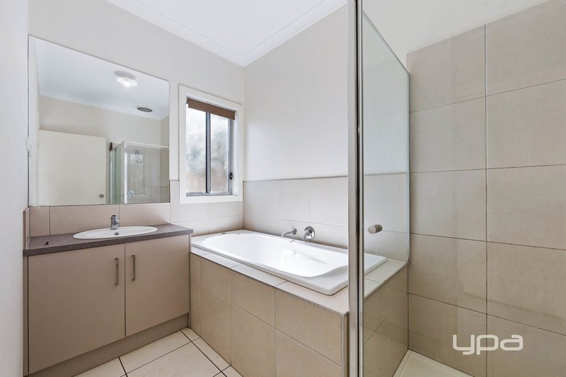 Photo - 2/16 Andrea Street, St Albans VIC 3021 - Image 6