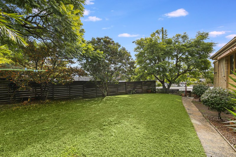 Photo - 216 Avoca Drive, Green Point NSW 2251 - Image 9