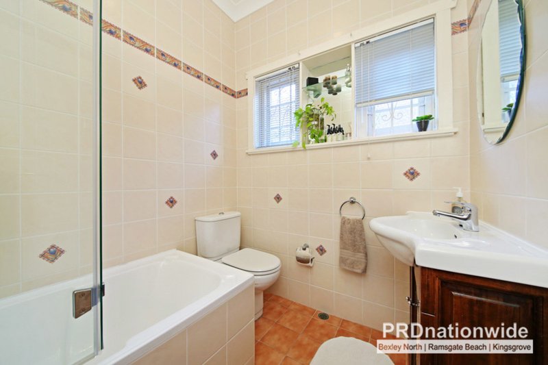 Photo - 216 Bexley Road, Earlwood NSW 2206 - Image 5