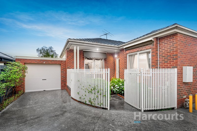 Photo - 2/16 Bishop Street, Oakleigh VIC 3166 - Image 1