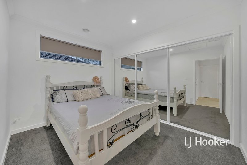 Photo - 2/16 Bride Avenue, Hampton Park VIC 3976 - Image 7