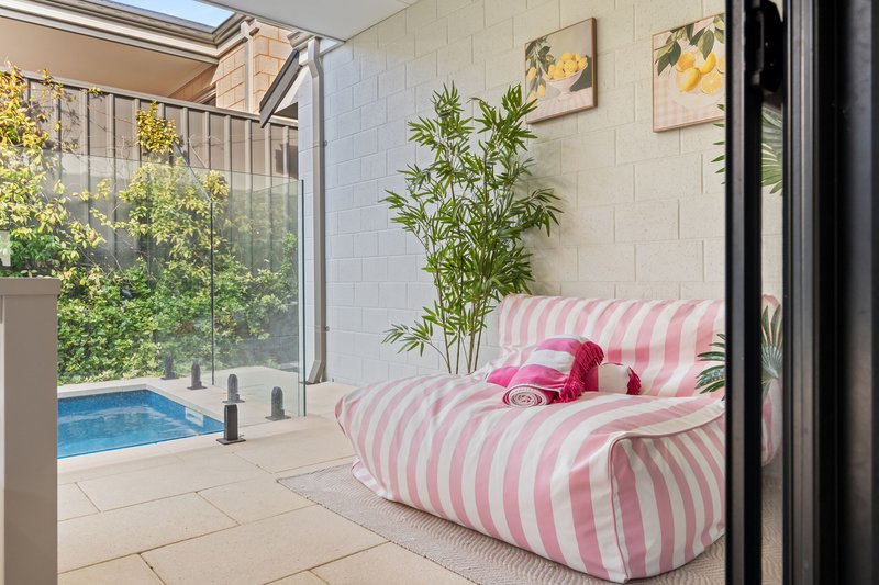 Photo - 216 Bridgewater Drive, Kallaroo WA 6025 - Image 10