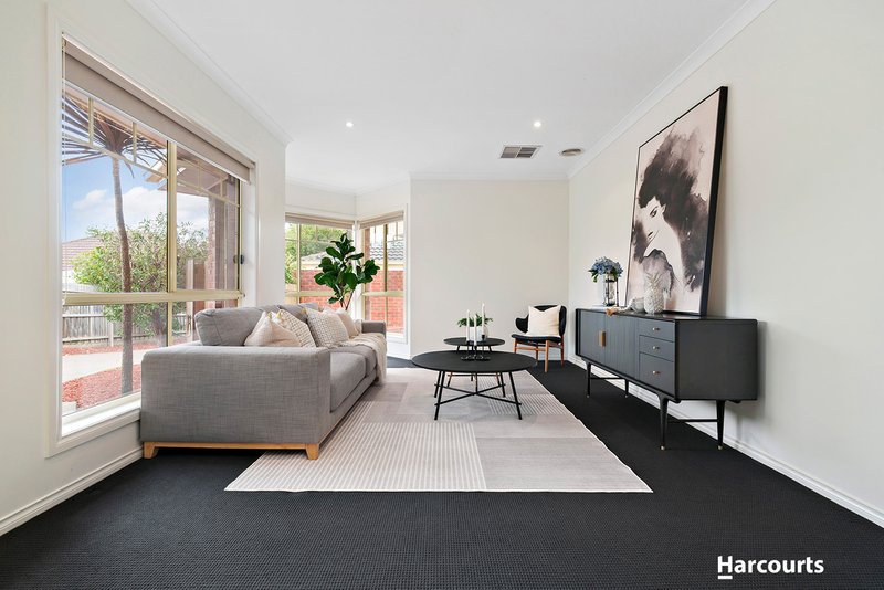 Photo - 2/16 Churchill Avenue, Chadstone VIC 3148 - Image 2