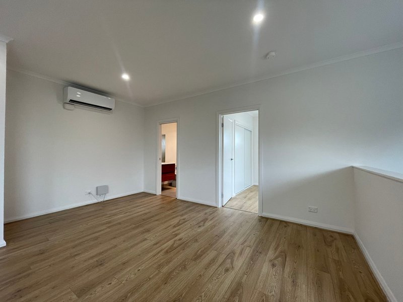 Photo - 2/16 Coulstock Street, Epping VIC 3076 - Image 2