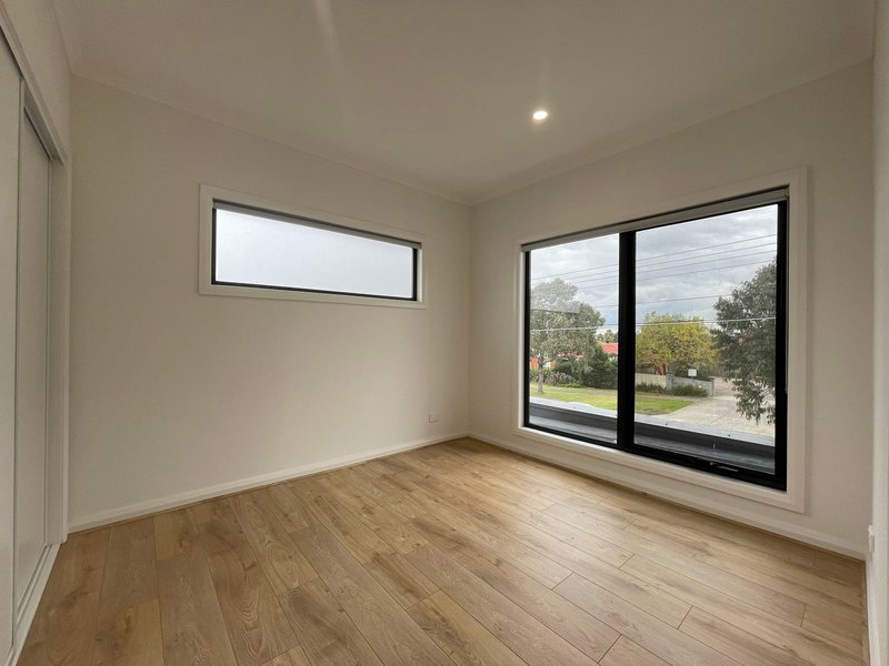 Photo - 2/16 Coulstock Street, Epping VIC 3076 - Image 5