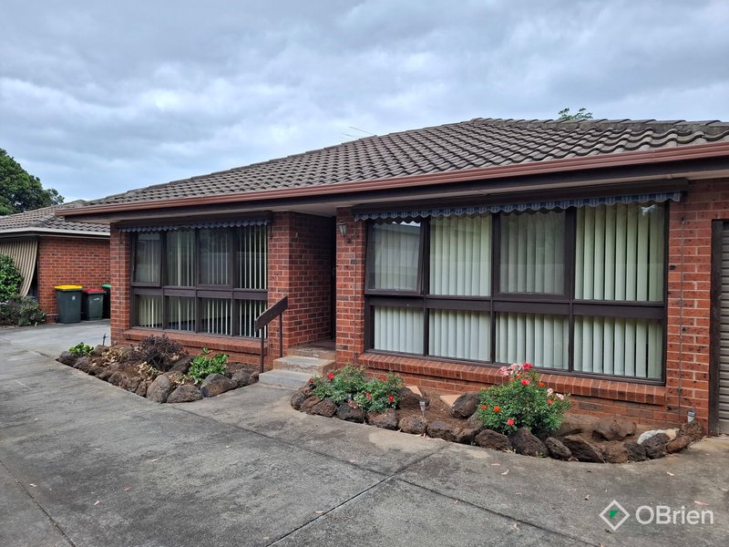Photo - 2/16 Doolan Street, Werribee VIC 3030 - Image 1
