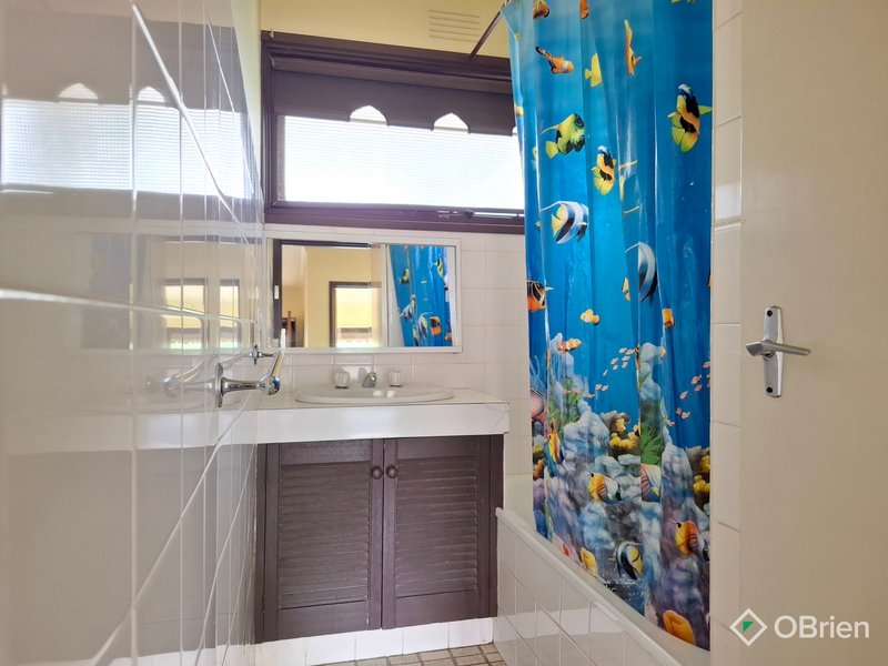 Photo - 2/16 Doolan Street, Werribee VIC 3030 - Image 6