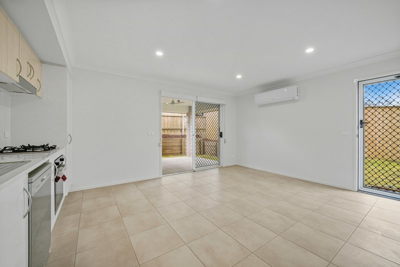 Photo - 2/16 Guy Close, Greta NSW 2334 - Image 3