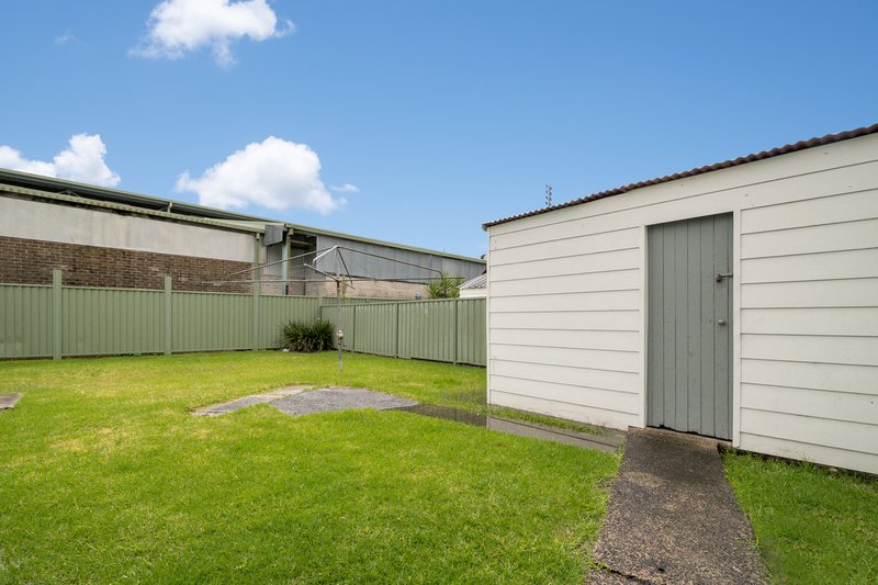 Photo - 2/16 Heininger Street, Dapto NSW 2530 - Image 9