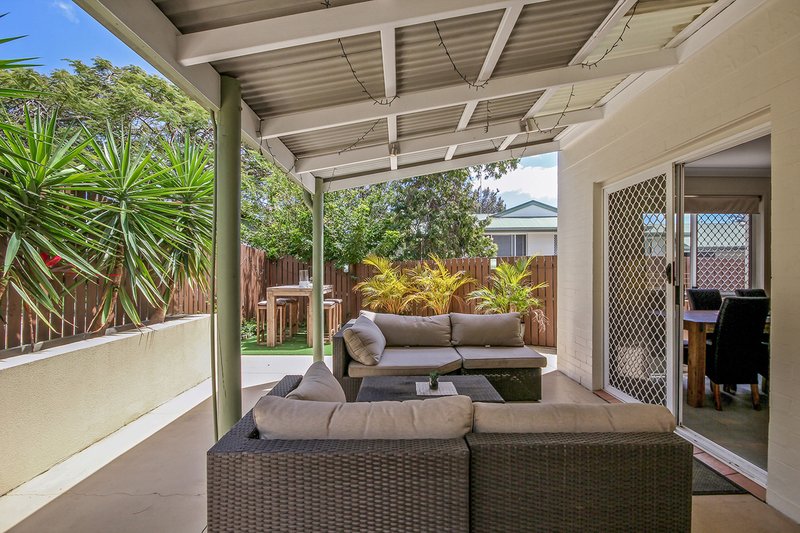 Photo - 2/16 Hill Crescent, Carina Heights QLD 4152 - Image 2