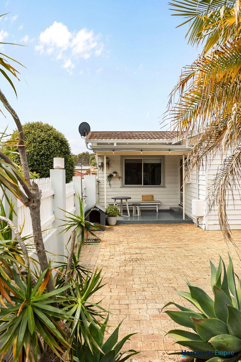 Photo - 216 Holbeck Street, Doubleview WA 6018 - Image 3