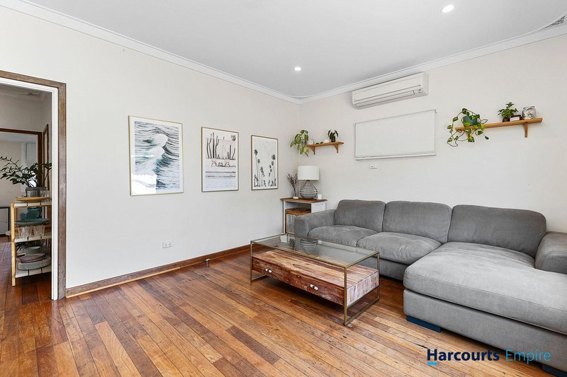 Photo - 216 Holbeck Street, Doubleview WA 6018 - Image 6