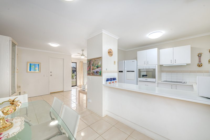 Photo - 2/16 Kangaroo Avenue, Coombabah QLD 4216 - Image 4