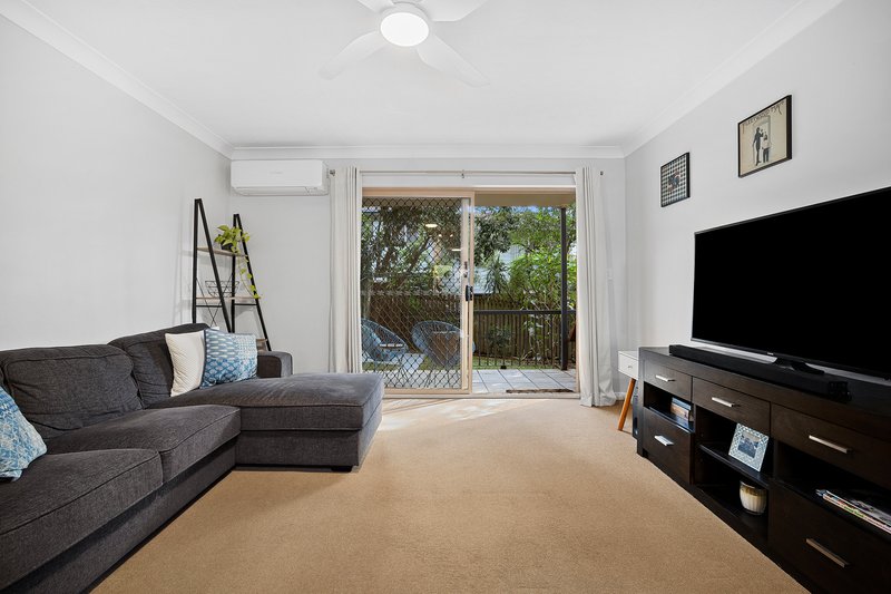 Photo - 2/16 Kedron Avenue, Mitchelton QLD 4053 - Image 5