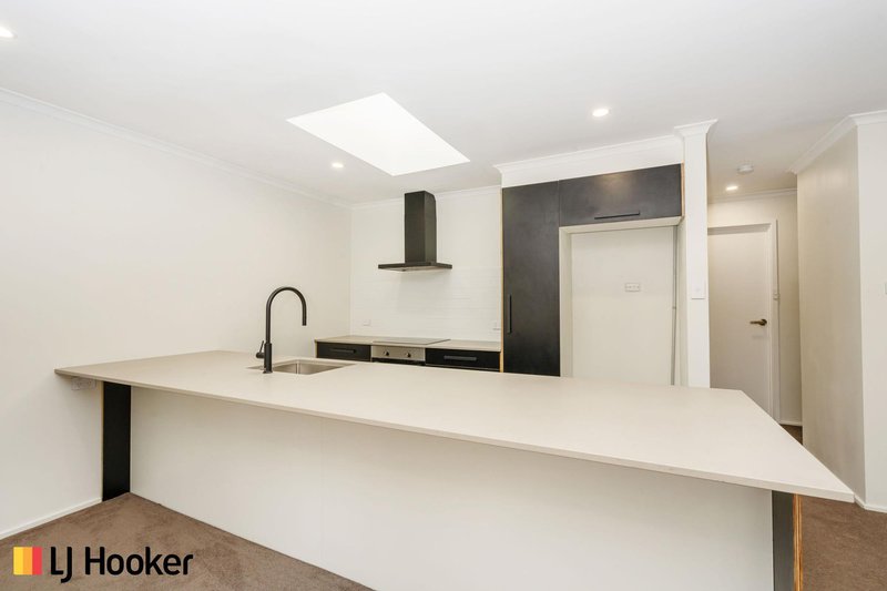 Photo - 21/6 Kemsley Place, Pearce ACT 2607 - Image 2