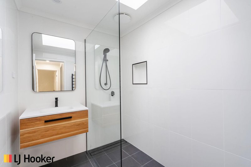 Photo - 21/6 Kemsley Place, Pearce ACT 2607 - Image 6