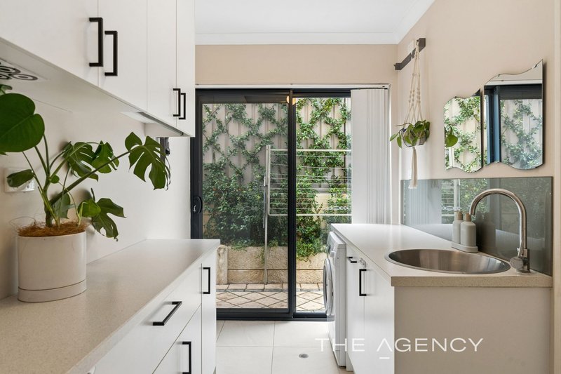 Photo - 2/16 Kinsella Street, Joondanna WA 6060 - Image 12