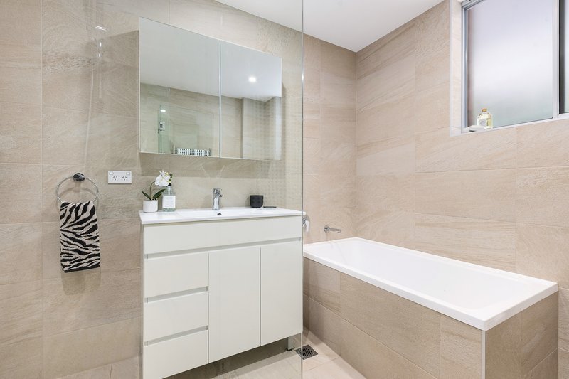 Photo - 2/16 Landers Road, Lane Cove NSW 2066 - Image 5