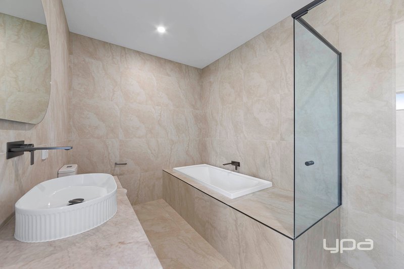 Photo - 2/16 Lester Avenue, St Albans VIC 3021 - Image 7