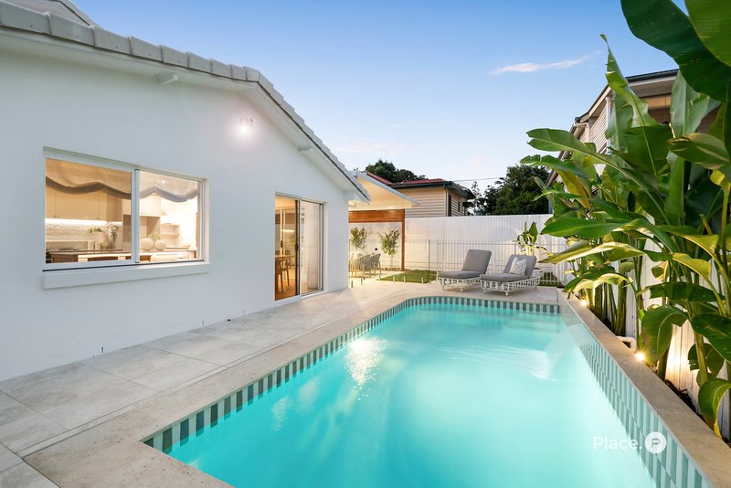 Photo - 216 Long Street East , Graceville QLD 4075 - Image 3