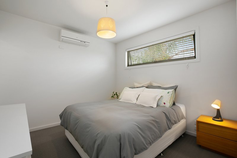 Photo - 2/16 Lyonsville Avenue, Preston VIC 3072 - Image 6