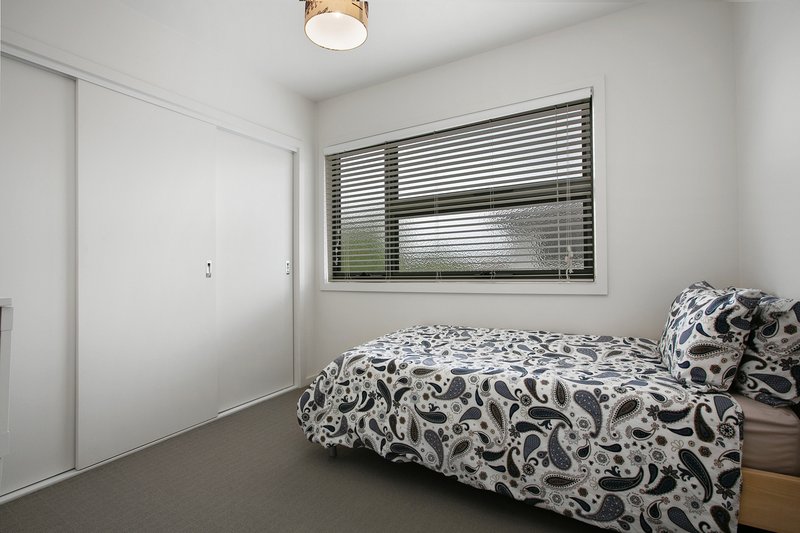 Photo - 2/16 Lyonsville Avenue, Preston VIC 3072 - Image 9