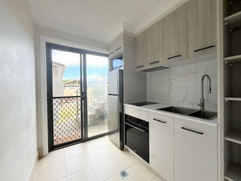 Photo - 2/16 Manning Street, Manning Point NSW 2430 - Image 3