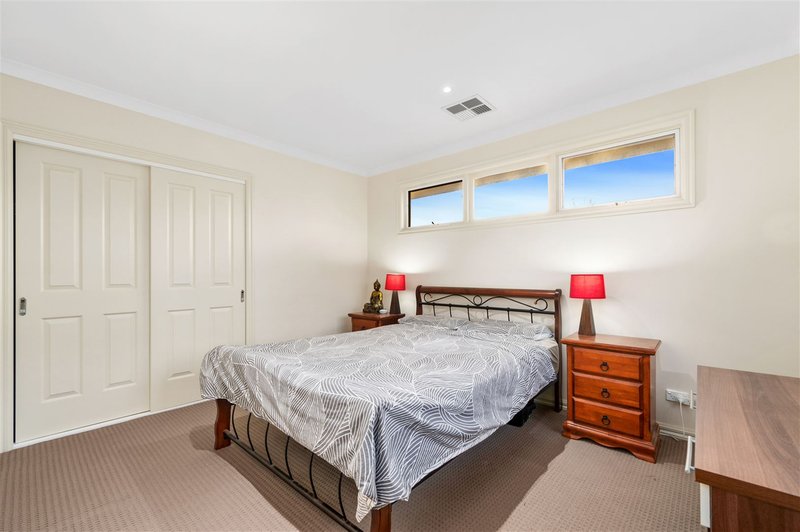 Photo - 2/16 Maple Street, Mount Waverley VIC 3149 - Image 9