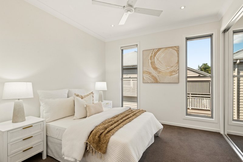 Photo - 2/16 Monmouth Street, Morningside QLD 4170 - Image 16