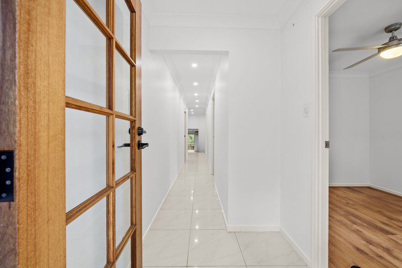 Photo - 2/16 Penrhyn Street, Pacific Pines QLD 4211 - Image 5