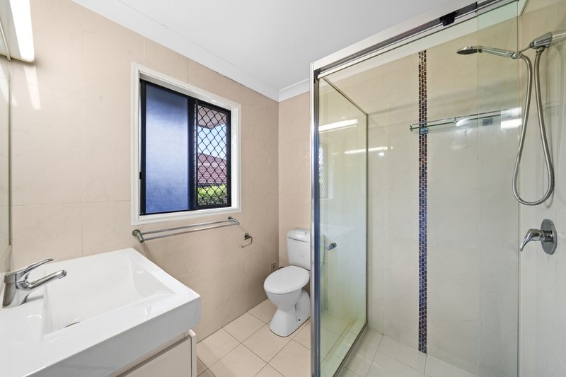 Photo - 2/16 Penrhyn Street, Pacific Pines QLD 4211 - Image 10