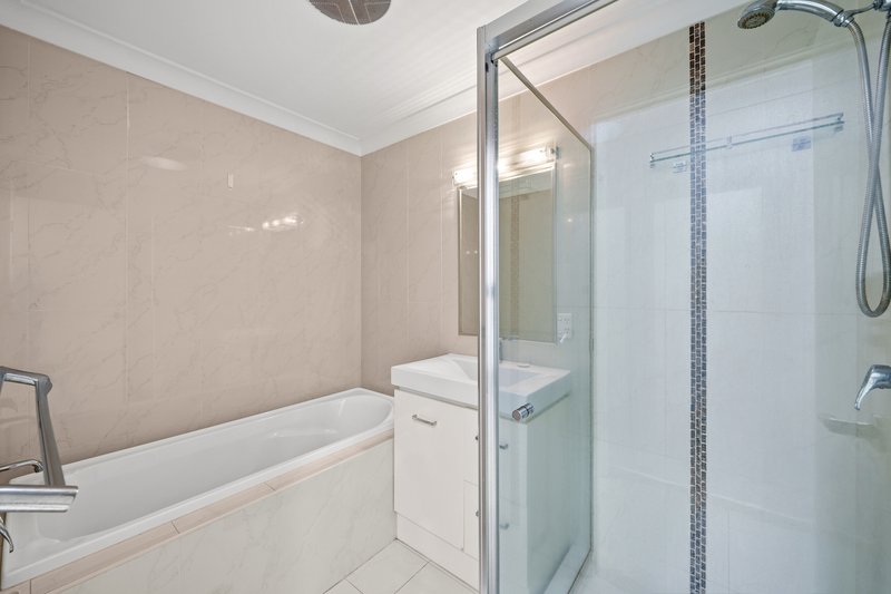 Photo - 2/16 Penrhyn Street, Pacific Pines QLD 4211 - Image 14