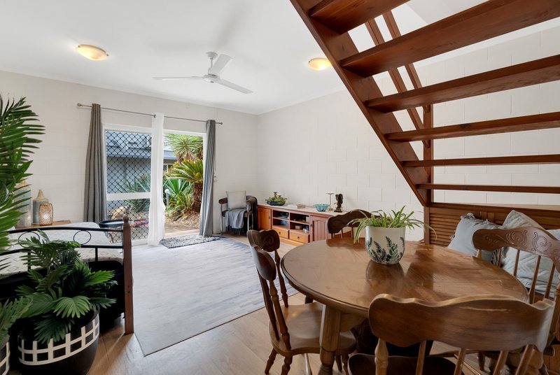 Photo - 2/16 Robert Road, Bentley Park QLD 4869 - Image 3