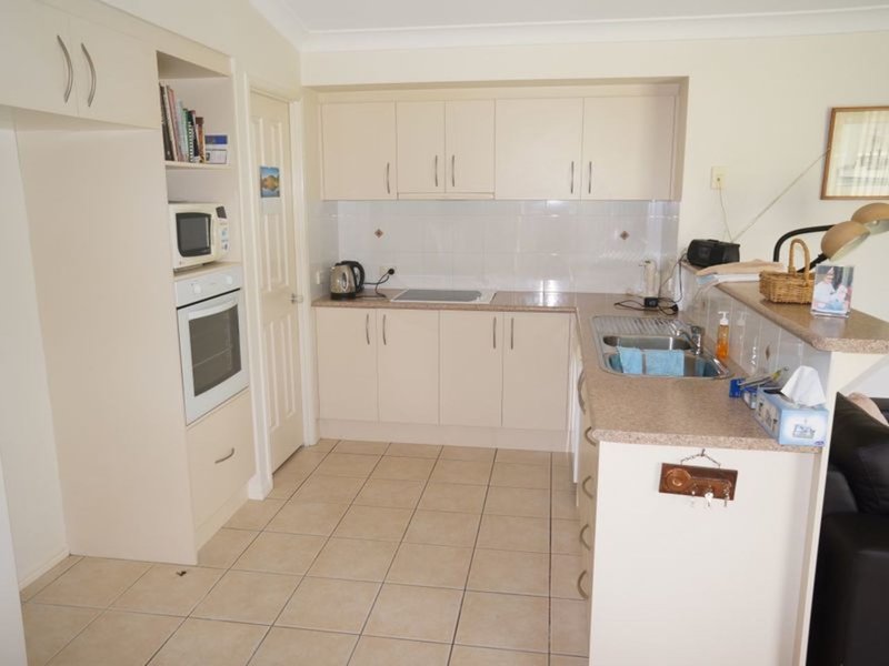 Photo - 2/16 Rosier Place, Old Bar NSW 2430 - Image 3