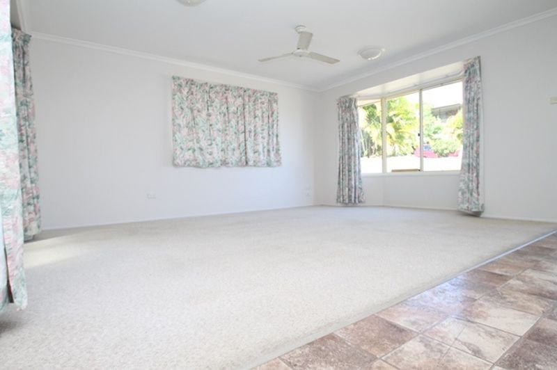 Photo - 2/16 Sharyn Drive, New Auckland QLD 4680 - Image 4