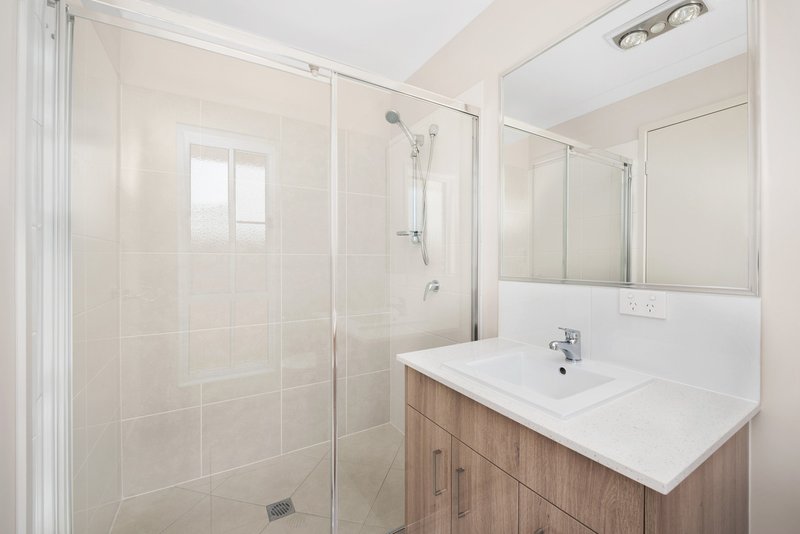 Photo - 2/16 Shelby Street, Glenvale QLD 4350 - Image 5